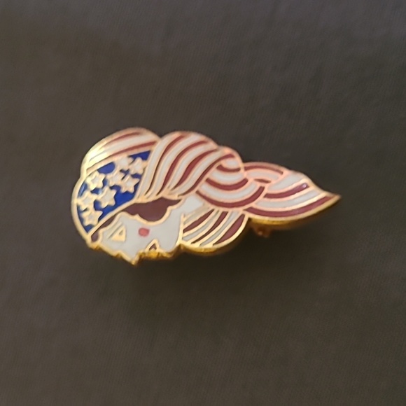 Vintage Patriotic Lapel Pin / Brooch - Picture 2 of 12